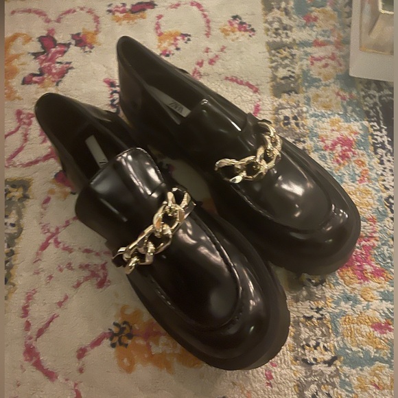 Zara platform loafers with gold chain details - Picture 3 of 4